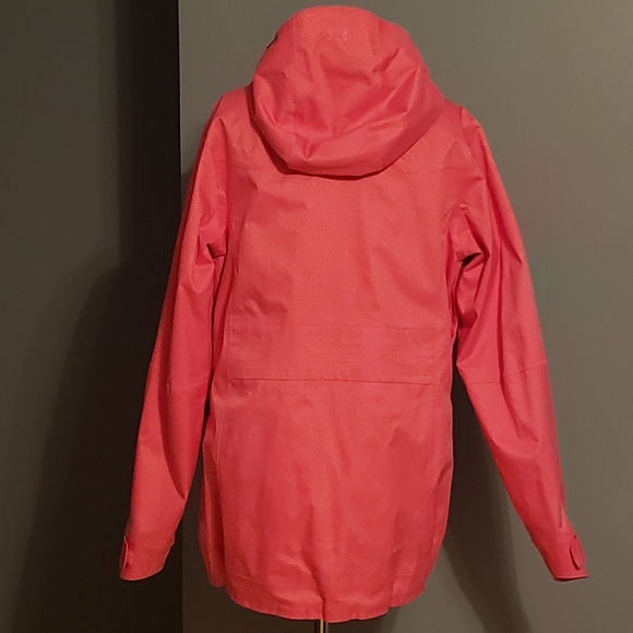 Ladies size small Under Armour all weather coat. - Picture 2 of 7